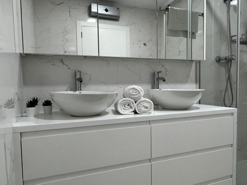 Apartamento Confot / Sbhome Нойя Экстерьер фото